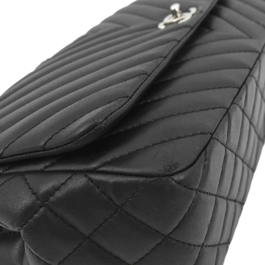 Pre-Owned CHANEL Sizeurpique Chevron Medium Lambskin Leather Flap Crossbody Bag Black