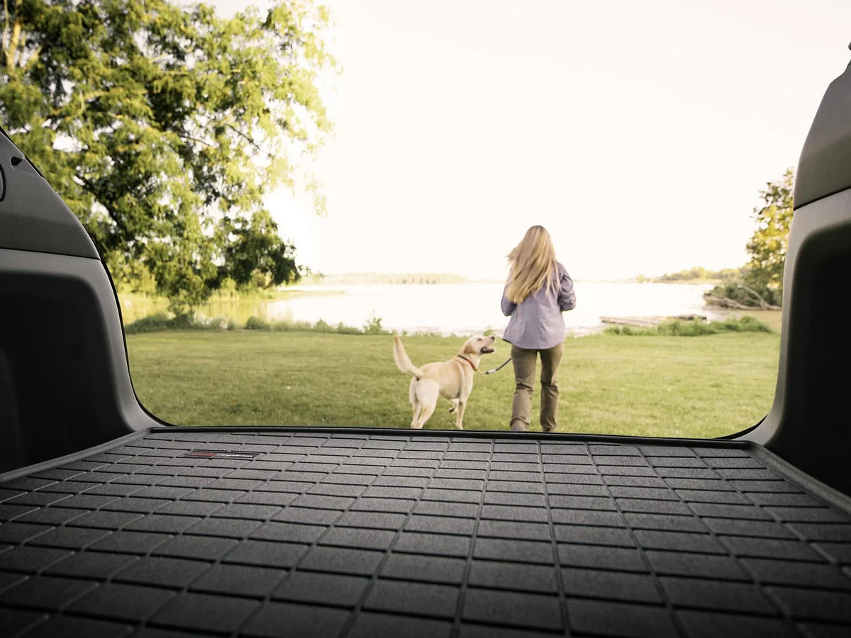 WeatherTech Cargo Trunk Liner compatible with 1999-2004 Honda Odyssey - Behind 3rd Row Sizeeating, Black