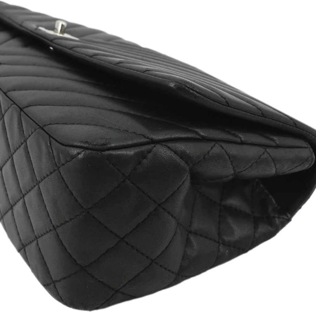 Pre-Owned CHANEL Sizeurpique Chevron Medium Lambskin Leather Flap Crossbody Bag Black
