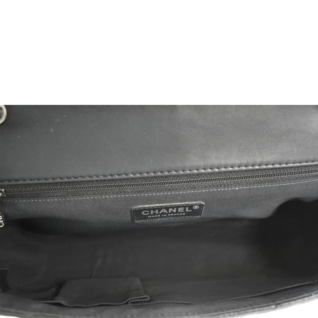 Pre-Owned CHANEL Sizeurpique Chevron Medium Lambskin Leather Flap Crossbody Bag Black